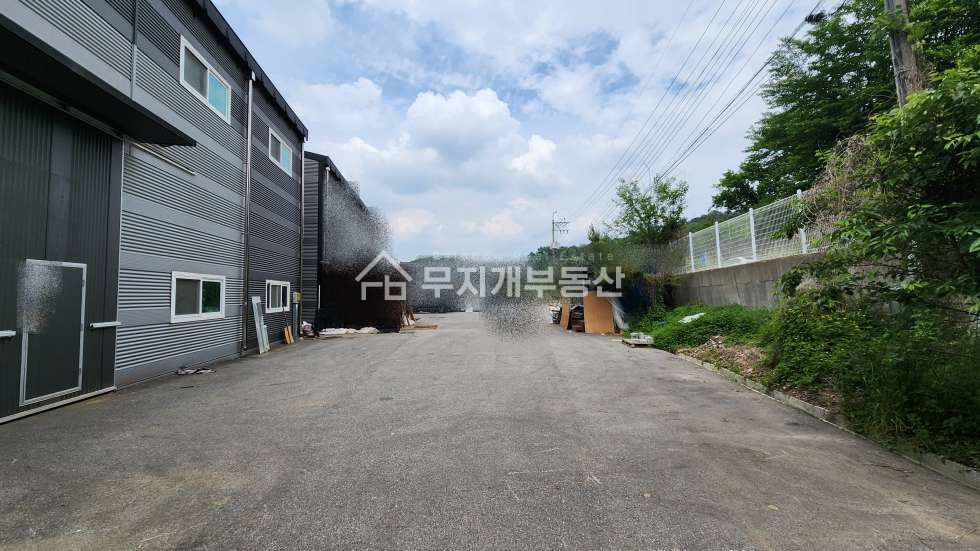 경기 화성만세구 남양읍 북양리 남양공장임대 건물104평 높은층고 넓은공동마당 대형차진출입 월세 매물번호 10402 사진 5